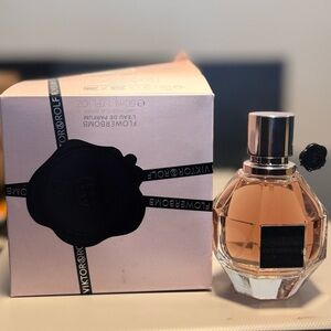 Viktor & Rolf Flowerbomb Perfume in Pink Box